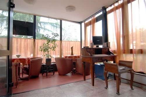 Hotel Vuk スコピエ エクステリア 写真